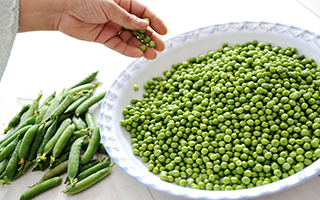 Decrement ven Fem How peas can keep your skin and your hair looking young and vibrant